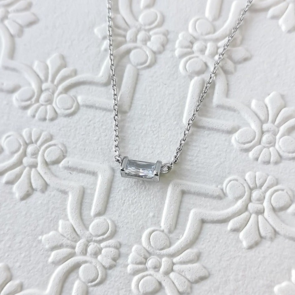 Kendra Scott Juliette Necklace